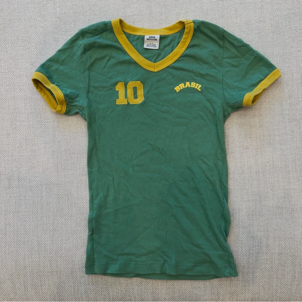 Urban Outfitters Brasil V-neck